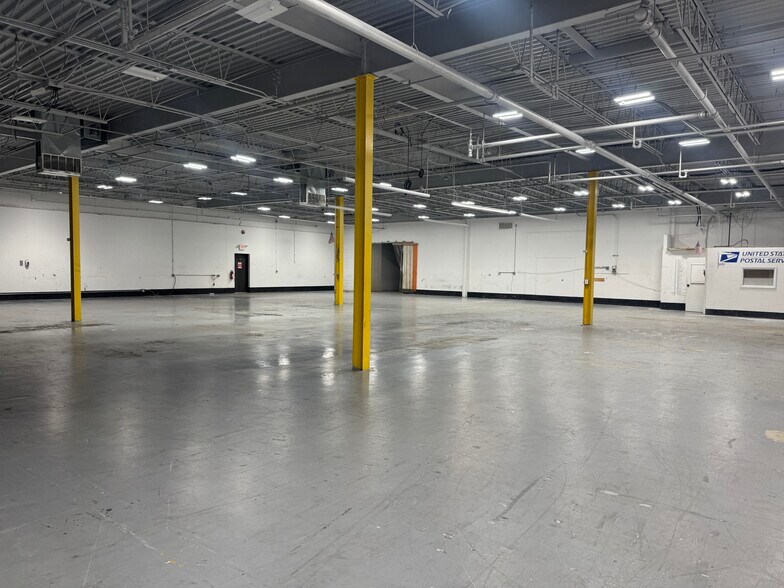 7040 Colonial Hwy, Pennsauken, NJ à louer - Photo du bâtiment - Image 2 de 12