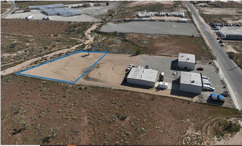 17130 Mesa St, Hesperia, CA for lease - Building Photo - Image 2 of 3