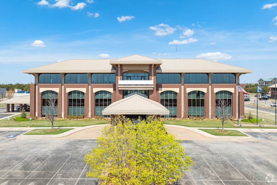 601 E Britton Rd, Oklahoma City, OK for lease - Building Photo - Image 1 of 13