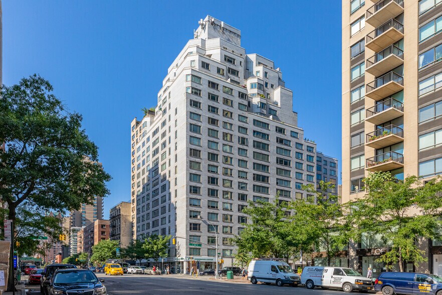 160 E 84th St, New York, NY for lease - Primary Photo - Image 1 of 3