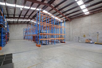 4 Bronti St, Mascot for lease Interior Photo- Image 2 of 5