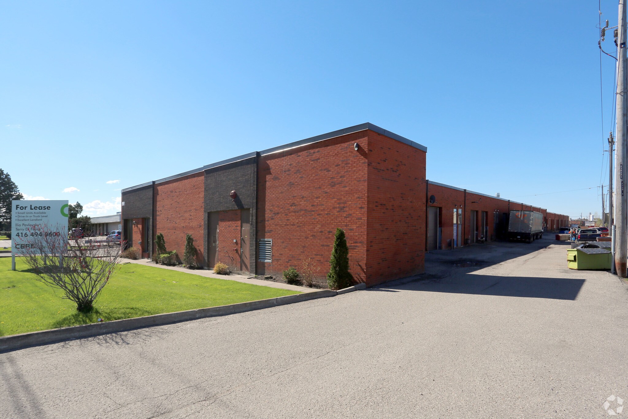 701-745 Fenmar Dr, Toronto, ON à vendre Photo principale- Image 1 de 1