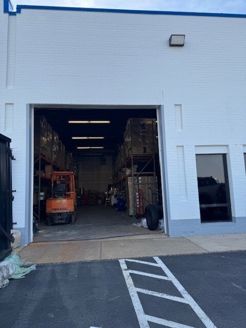 8600-8624 Phoenix Dr, Manassas, VA for lease Building Photo- Image 1 of 5