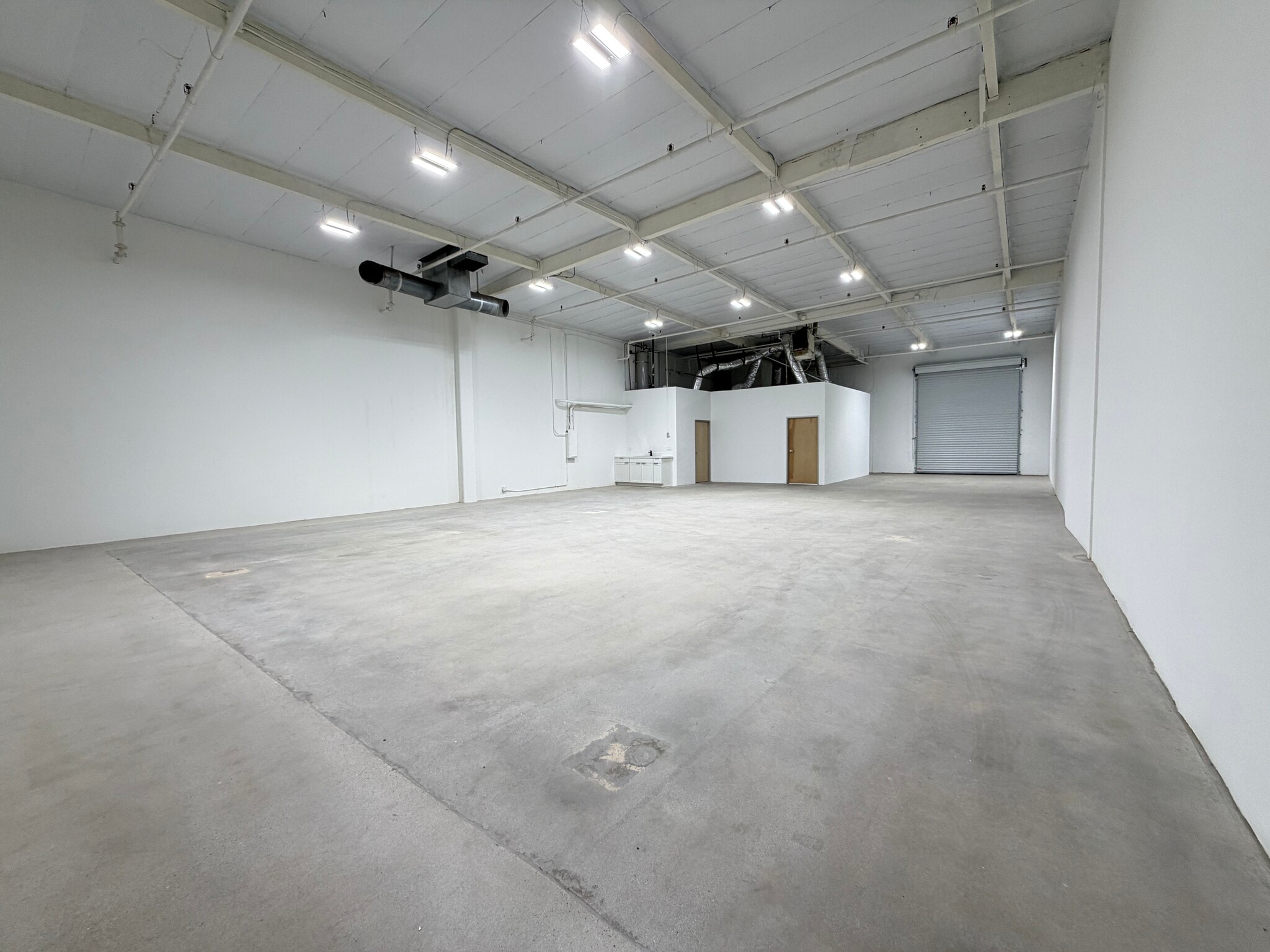 12612-12630 Raymer St, North Hollywood, CA for lease Interior Photo- Image 1 of 1