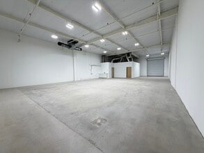 12612-12630 Raymer St, North Hollywood, CA for lease Interior Photo- Image 1 of 1