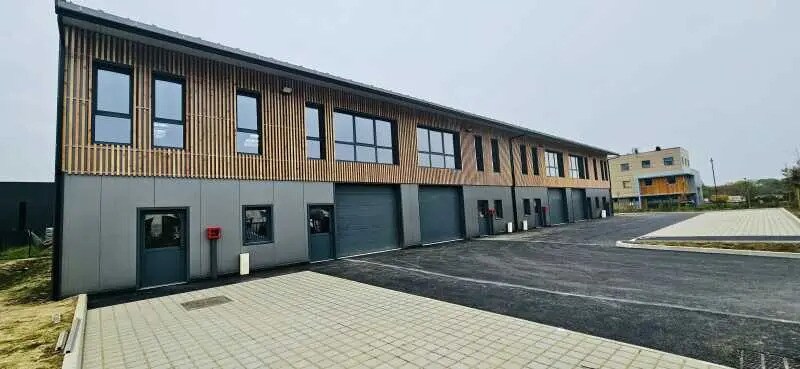 Flex dans Ennery à louer - Photo du bâtiment - Image 3 de 14