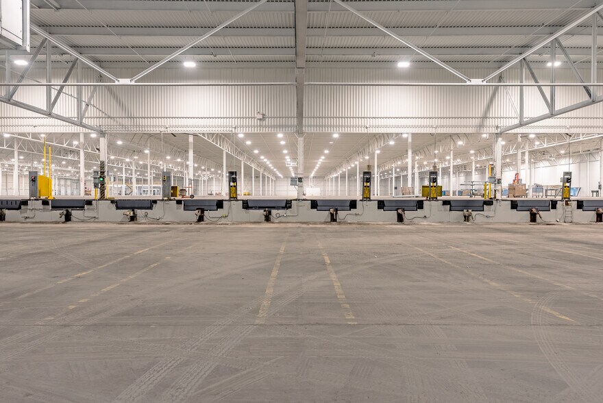 150 Loomis Pky, Ravenna, OH for lease - Interior Photo - Image 3 of 11