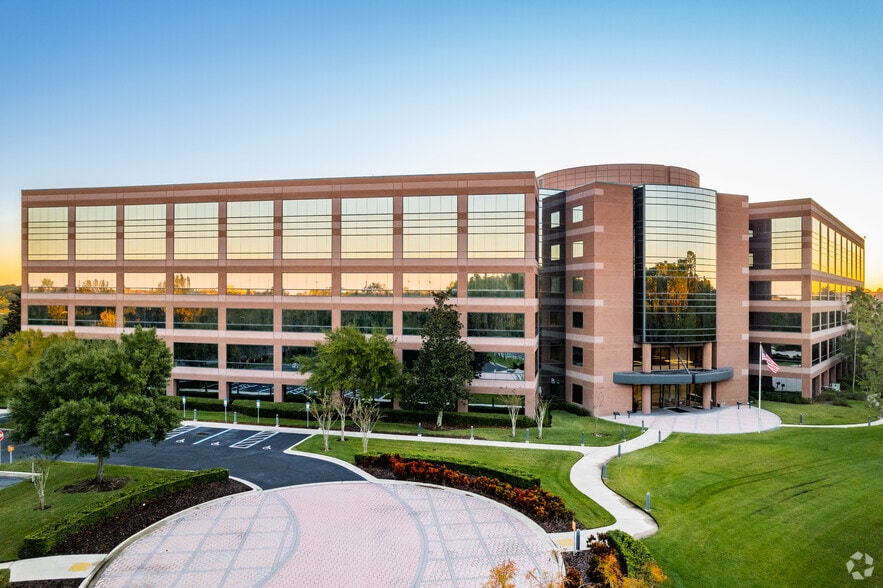 2300 Discovery Dr, Orlando, FL for lease - Primary Photo - Image 1 of 25