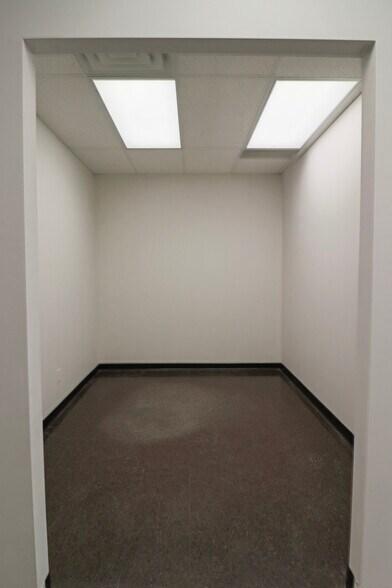 4615 112th Ave SE, Calgary, AB à louer - Photo intérieure - Image 2 de 14