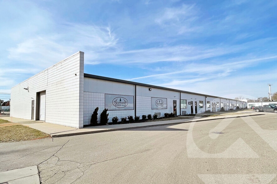 1195-1197 Rochester Rd, Troy, MI for lease - Primary Photo - Image 1 of 1