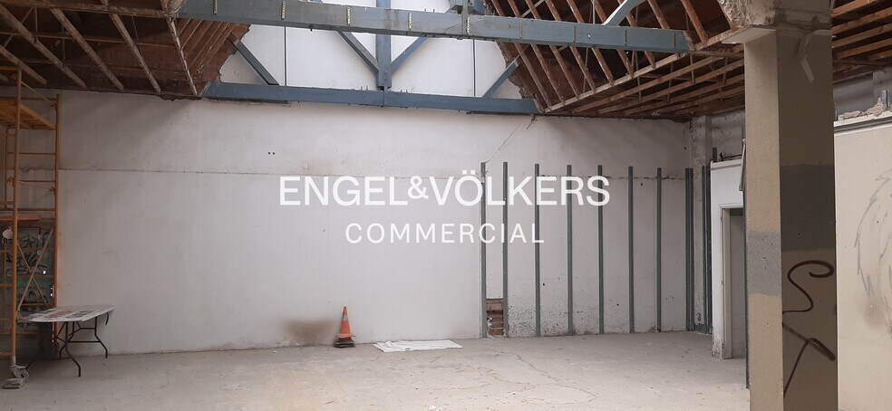 Retail in Sabadell, Barcelona for lease - Interior Photo - Image 1 of 15