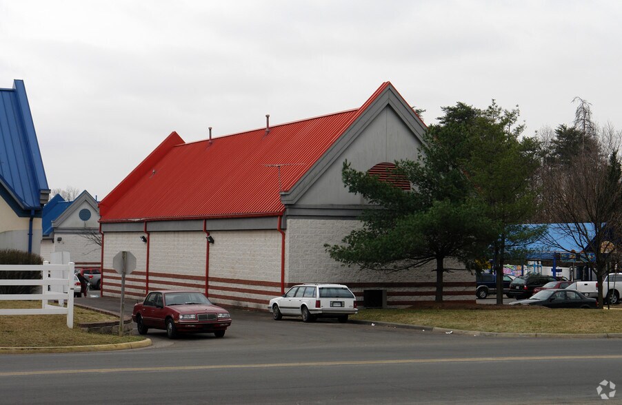 45645 Shepard Dr, Sterling, VA à vendre - Photo du bâtiment - Image 2 de 3