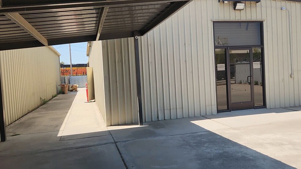 1125 Sumner St, Bakersfield, CA à vendre - Vidéo sur l’inscription commerciale - Image 3 de 11
