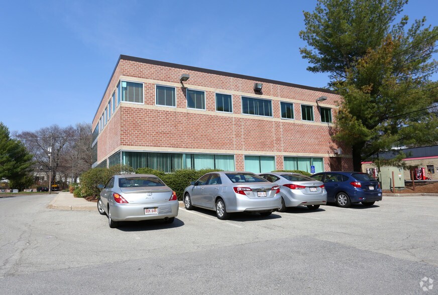 230 Maple St, Marlborough, MA à vendre - Photo du bâtiment - Image 2 de 4