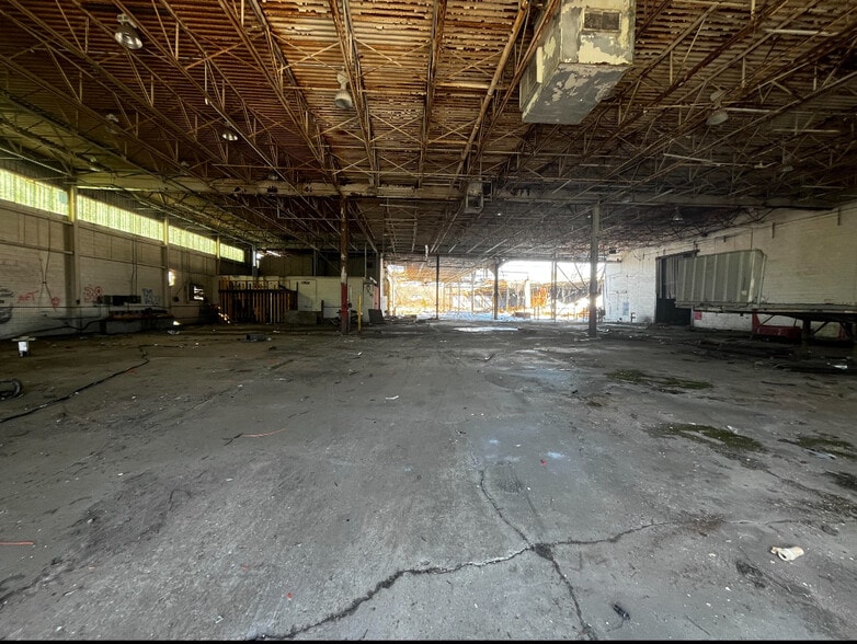 296 Robert E Cox Rd, Corbin, KY for sale - Interior Photo - Image 3 of 17