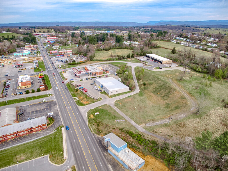 7493 Lee, Radford, VA à vendre - Aérien - Image 1 de 14