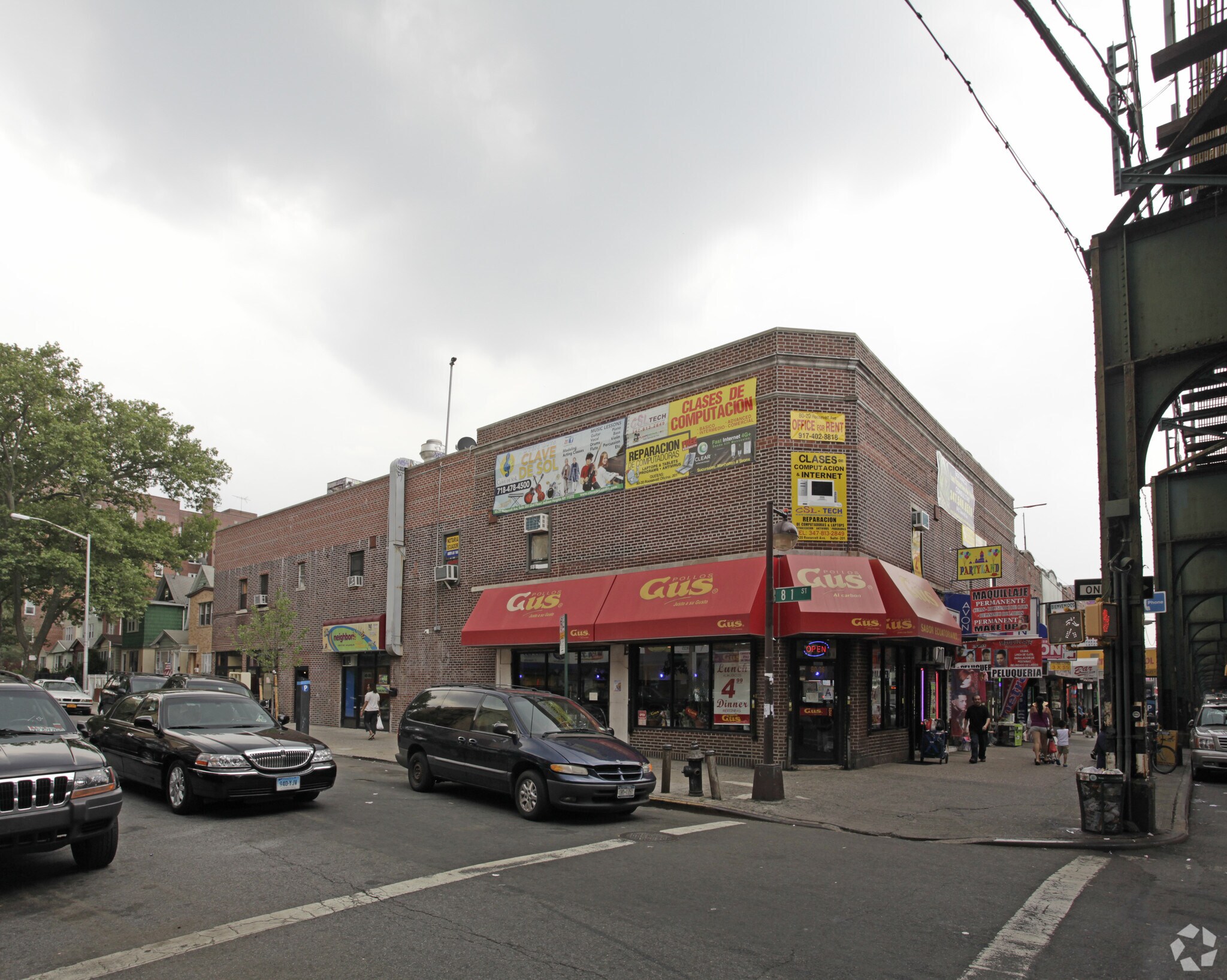 80-20 Roosevelt Ave, Flushing, NY à louer Photo principale- Image 1 de 5