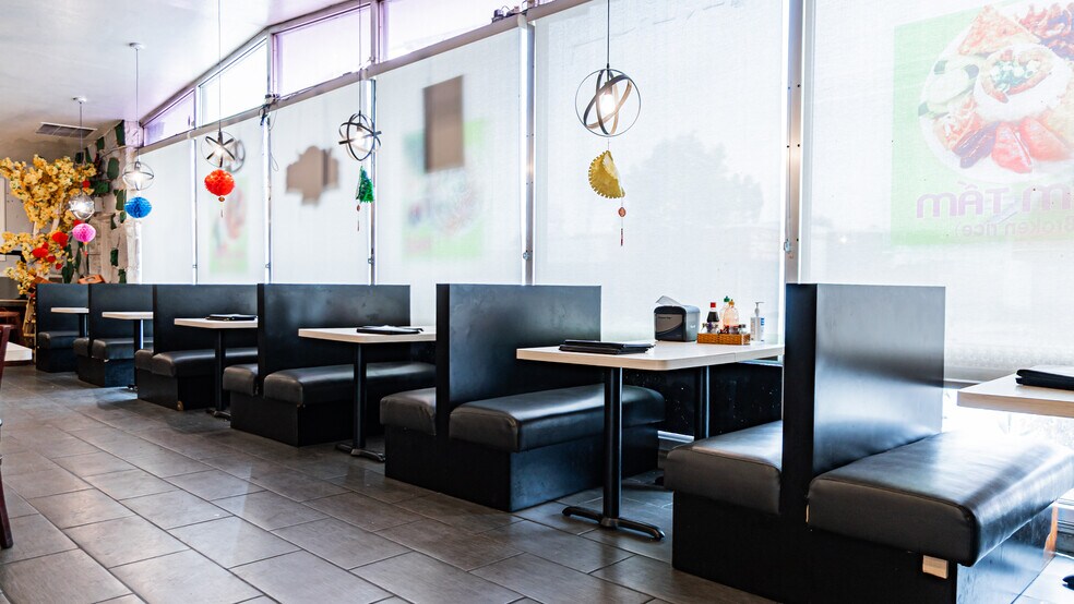 1280 E Holt Ave, Pomona, CA à louer - Photo intérieure - Image 3 de 29