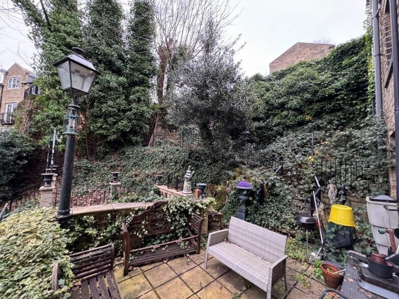 22A North Rd, Huddersfield à vendre - Photo du bâtiment - Image 2 de 6