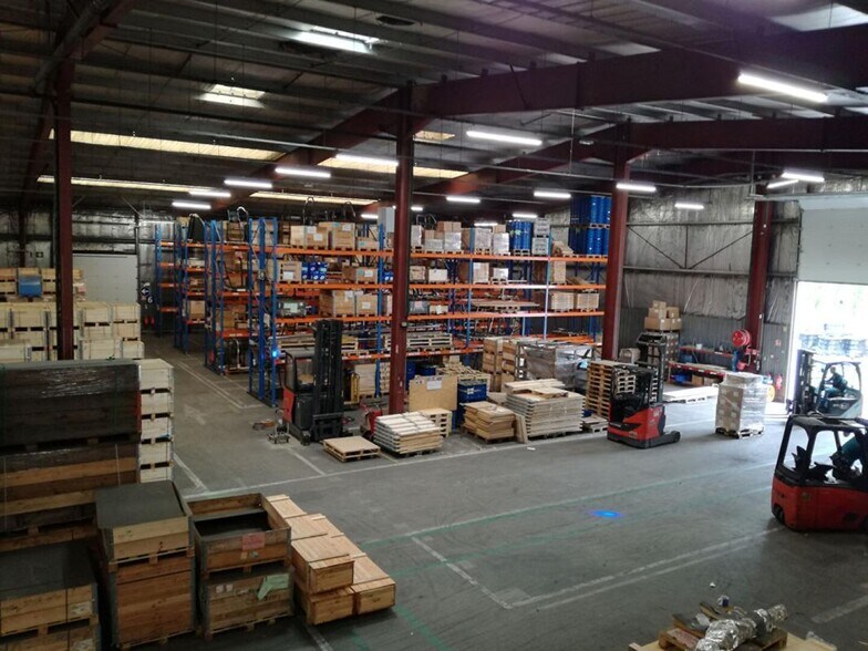 Industrial in Ennery for lease - Building Photo - Image 3 of 6