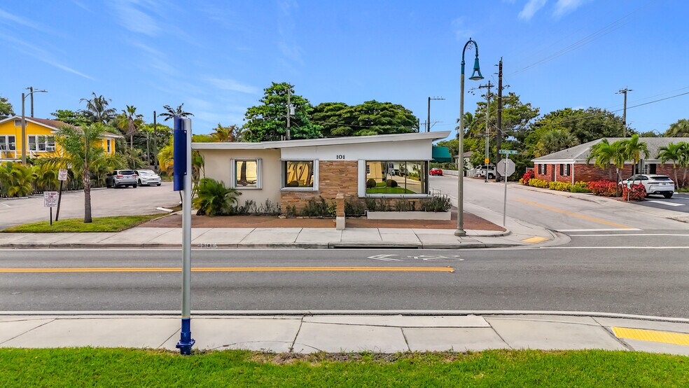 101 S Federal Hwy, Lake Worth, FL à vendre - Photo du bâtiment - Image 1 de 35