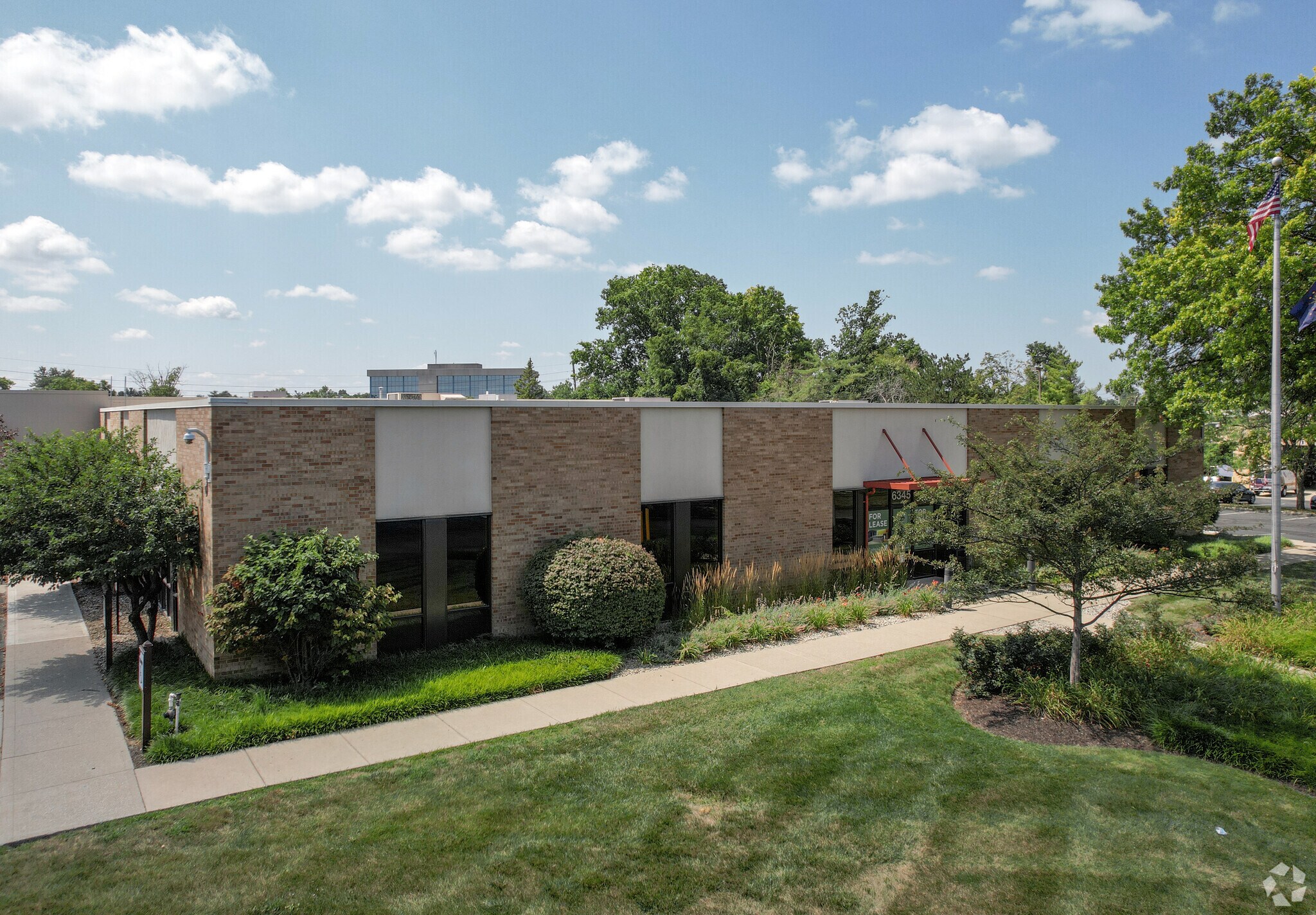 6345 Castleway Ct, Indianapolis, IN à louer Photo du bâtiment- Image 1 de 5
