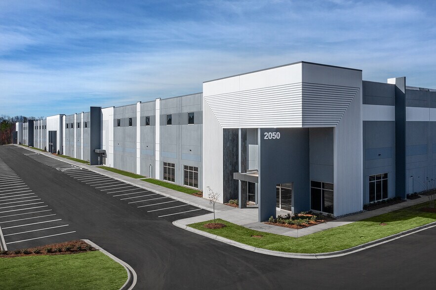 2120 Senator Ralph Scott Pky, Mebane, NC à louer - Photo du bâtiment - Image 2 de 3