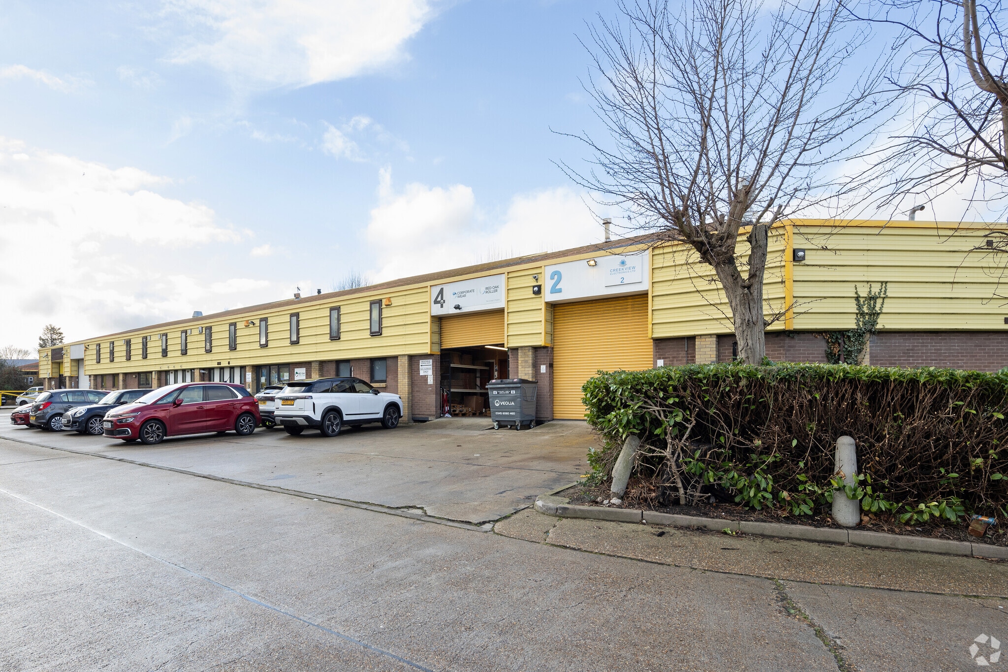 2-8 Buckwins Sq, Basildon for lease Primary Photo- Image 1 of 3