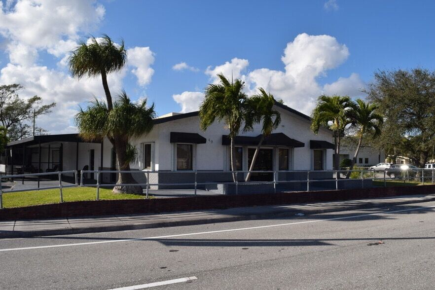 49 S Dixie Hwy, Deerfield Beach, FL for sale - Building Photo - Image 1 of 1