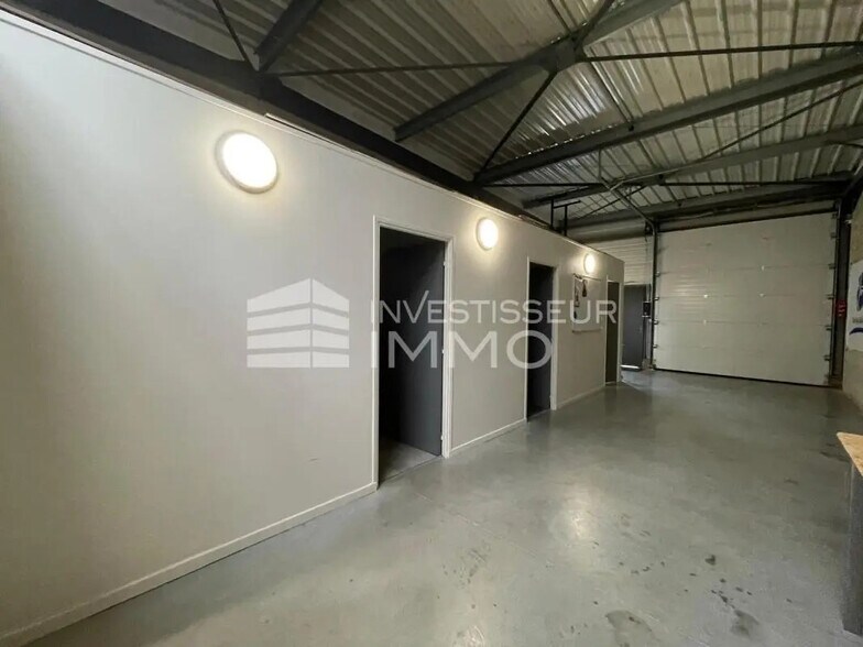 Flex in Le Mée-sur-Seine for lease - Interior Photo - Image 2 of 5