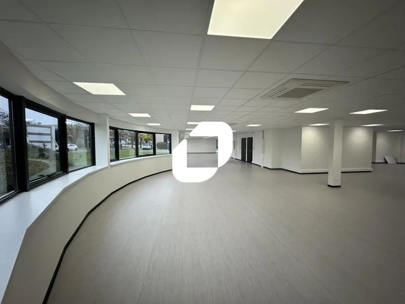 1 Rue Du Parc, Oberhausbergen for sale Interior Photo- Image 1 of 25