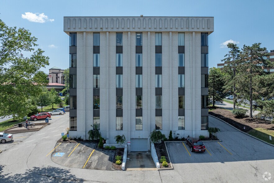 5000 Rockside Rd, Independence, OH à vendre - Photo du bâtiment - Image 3 de 5