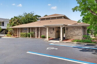 45 Barkley Cir, Fort Myers, FL for lease Interior Photo- Image 2 of 36