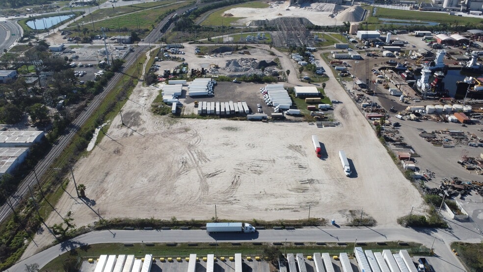 1650 Hemlock St, Tampa, FL for lease - Aerial - Image 2 of 4