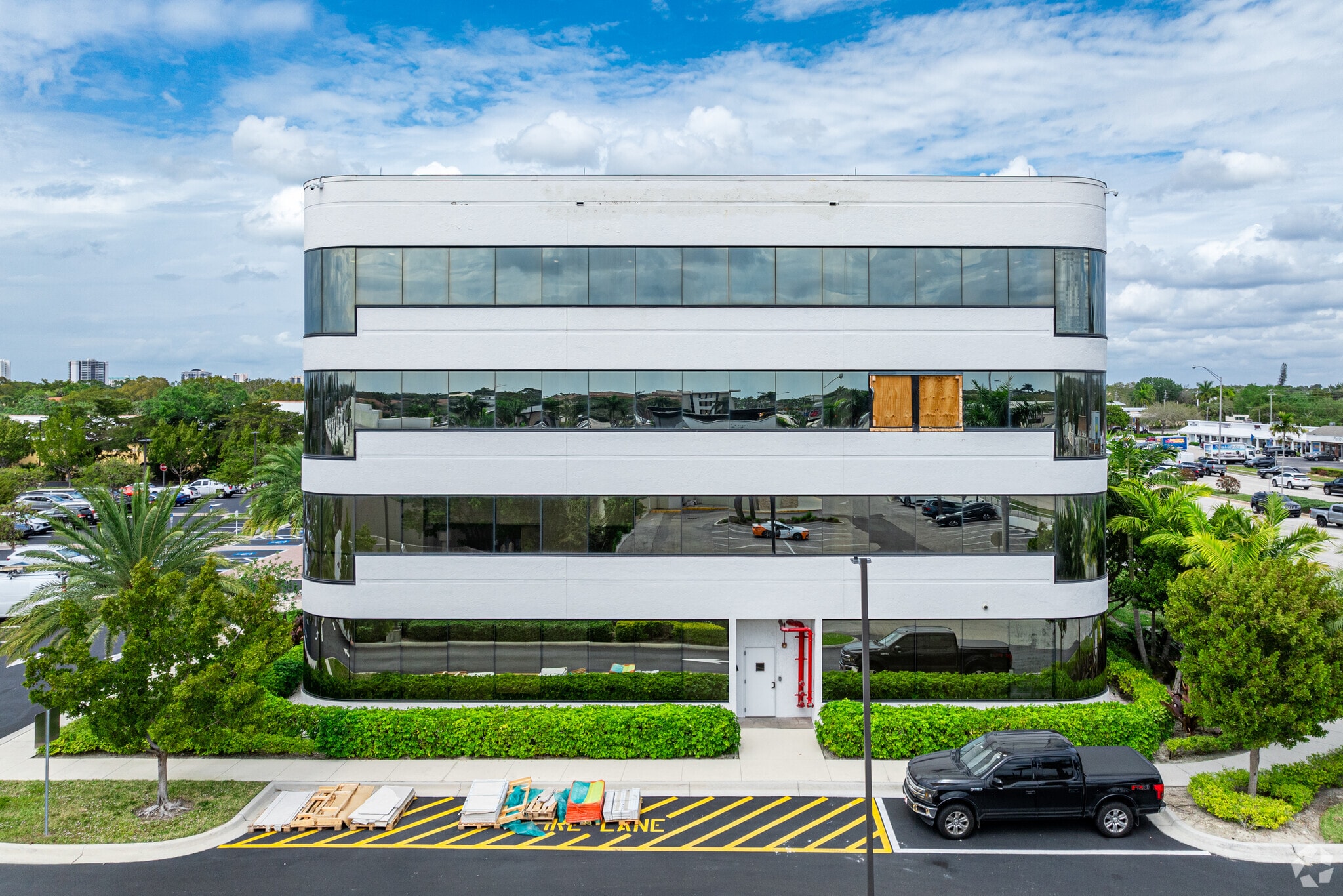 4501 Tamiami Trl N, Naples, FL for lease Primary Photo- Image 1 of 19