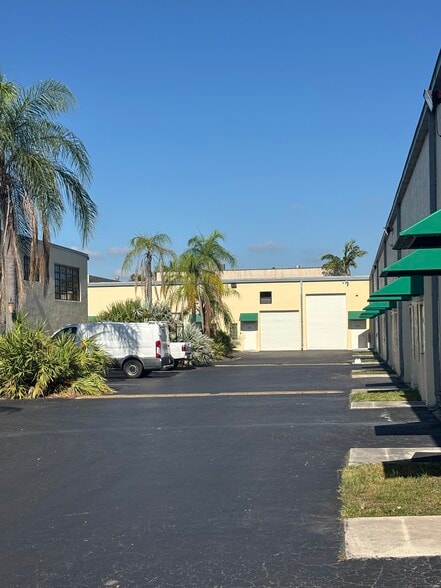 14305 SW 142nd St, Miami, FL for lease - Building Photo - Image 2 of 5
