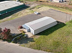 13735 SW Galbreath Dr, Sherwood, OR for lease Interior Photo- Image 1 of 27