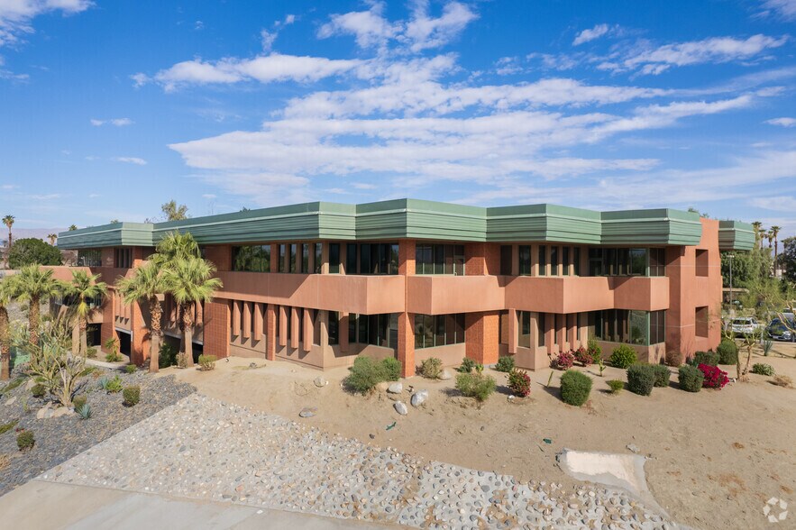 43100 Cook St, Palm Desert, CA à louer - Photo du bâtiment - Image 3 de 7