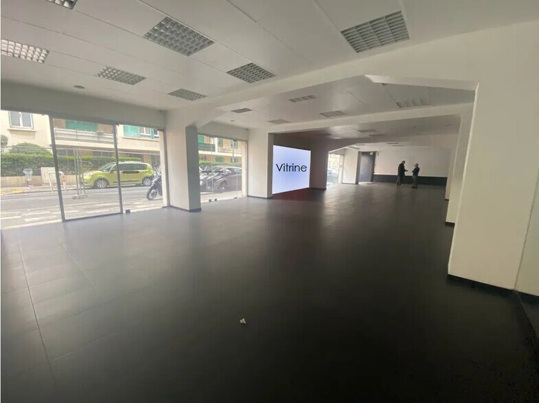 Retail in Marseille for lease - Building Photo - Image 2 of 8
