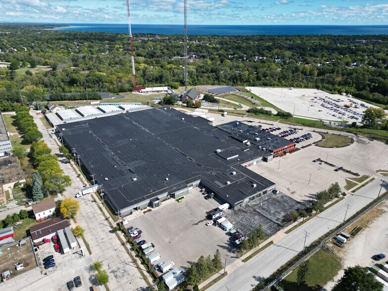 4200 N Holton St, Milwaukee, WI à louer - Photo du bâtiment - Image 3 de 15