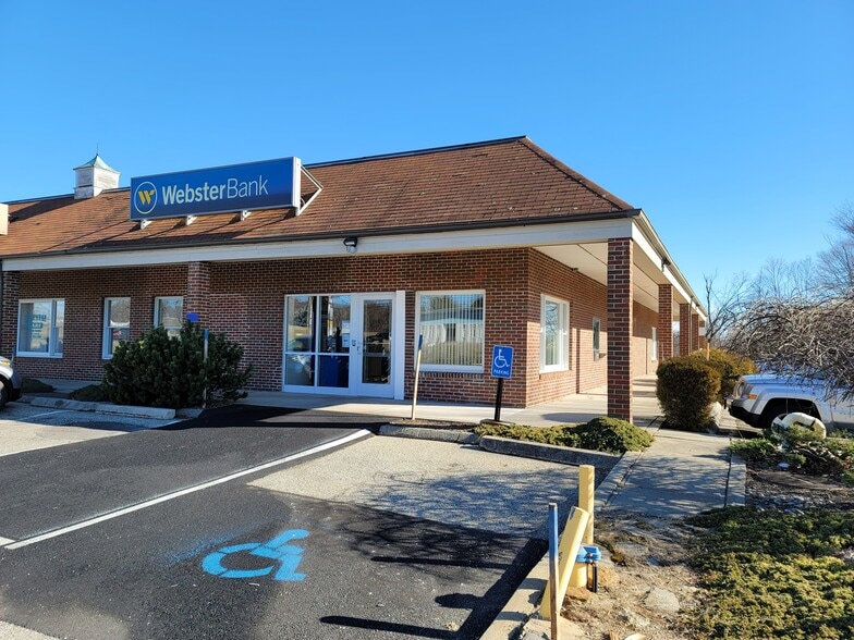 696 Amity Rd, Bethany, CT for lease - Building Photo - Image 2 of 17