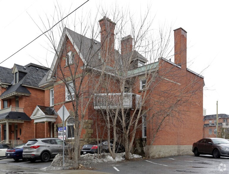 136 Lewis St, Ottawa, ON à louer - Photo du bâtiment - Image 2 de 2