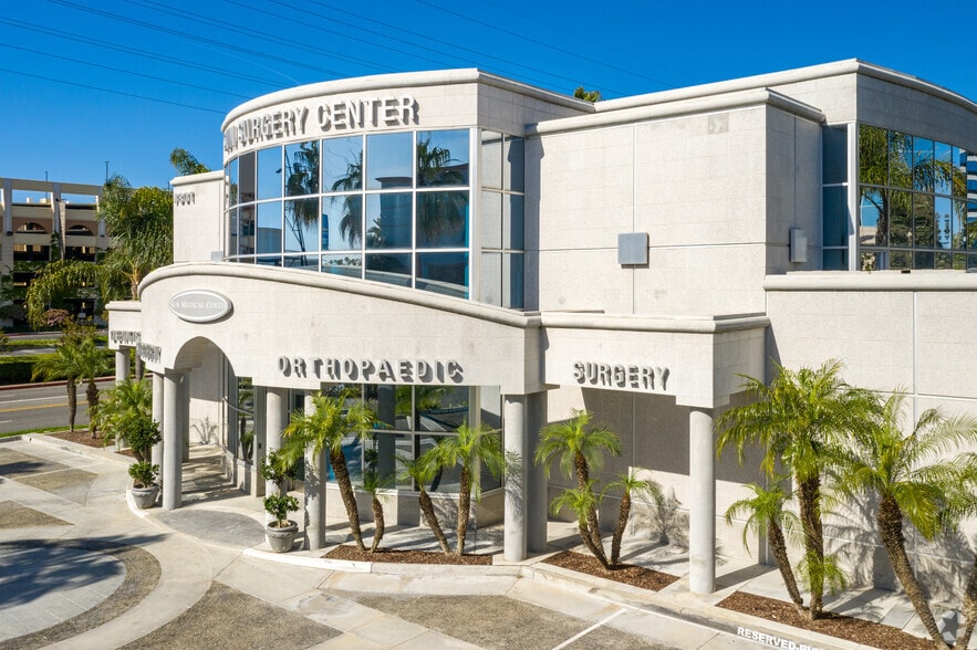 7801 Center Ave, Huntington Beach, CA for lease - Building Photo - Image 2 of 3
