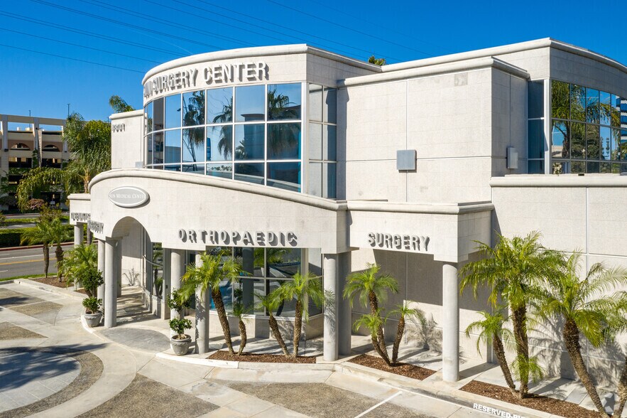 7801 Center Ave, Huntington Beach, CA à louer - Photo du bâtiment - Image 2 de 3