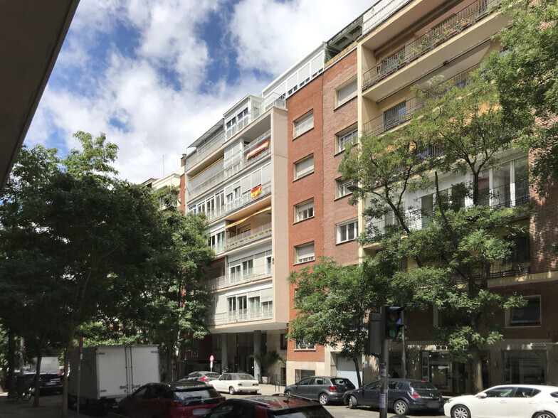 Calle De Quintana, 28, Madrid, Madrid for lease - Primary Photo - Image 1 of 1