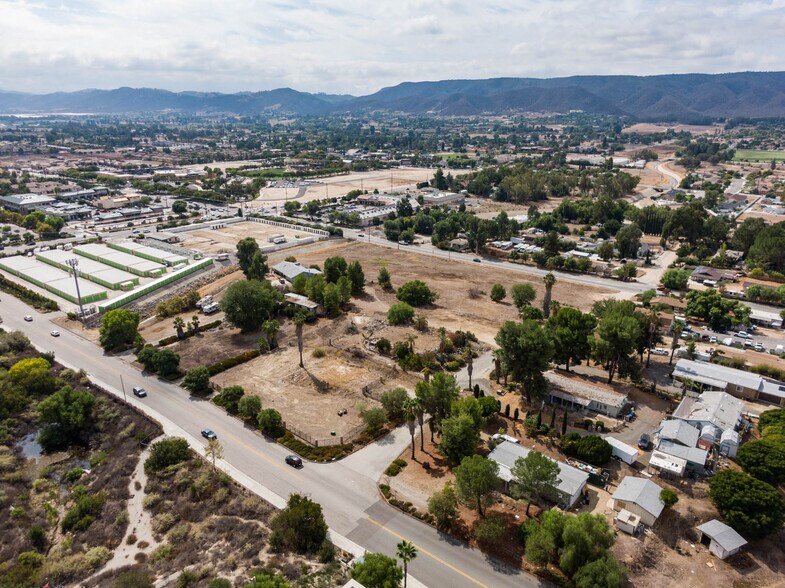 24520 Jefferson Ave, Murrieta, CA à vendre - Photo du bâtiment - Image 3 de 4