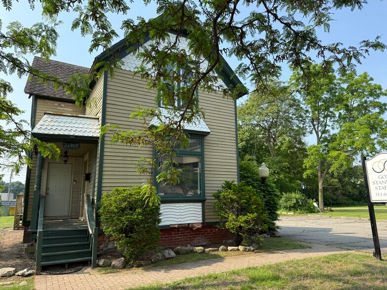 34905 E Michigan Ave, Wayne, MI for sale - Building Photo - Image 1 of 7