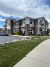 24 W Sergeant Court Dr, Saratoga Springs, UT à louer Photo du bâtiment- Image 2 de 8