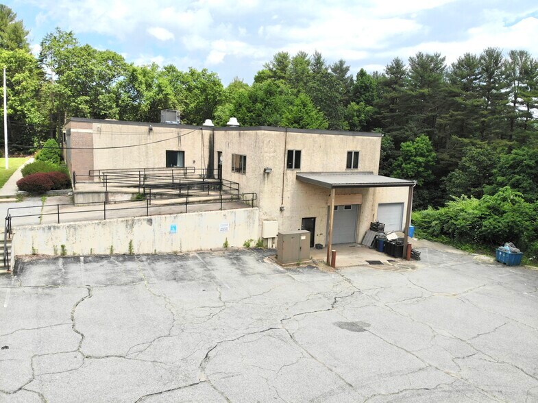 44 Southbridge Rd, Dudley, MA à vendre - Photo du bâtiment - Image 3 de 34