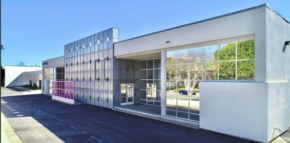 21200-21204 Erwin St, Woodland Hills, CA à louer Photo principale- Image 1 de 2